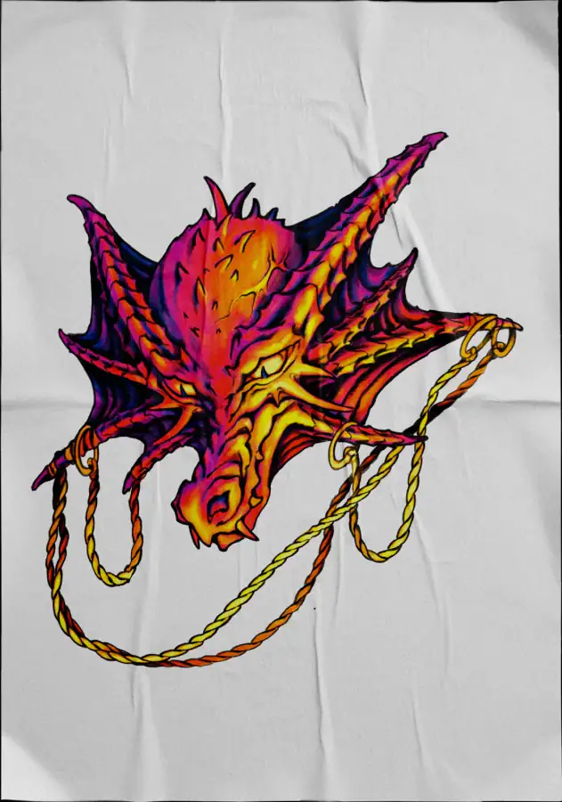 Diseño de tatuaje a color sobre tela: cabeza de dragón morada con cuernos dorados.
