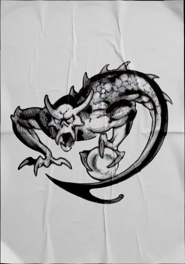 Diseño de tatuaje en negro sobre tela: dragón con alas de murciélago enroscado.