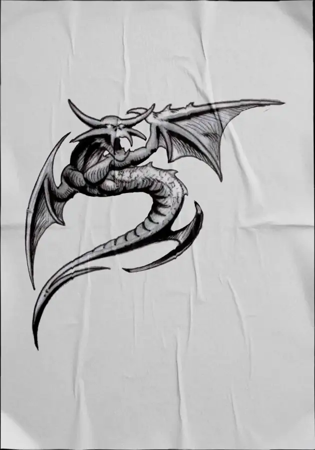 Diseño de tatuaje en negro sobre tela: dragón de alas abiertas en vuelo.