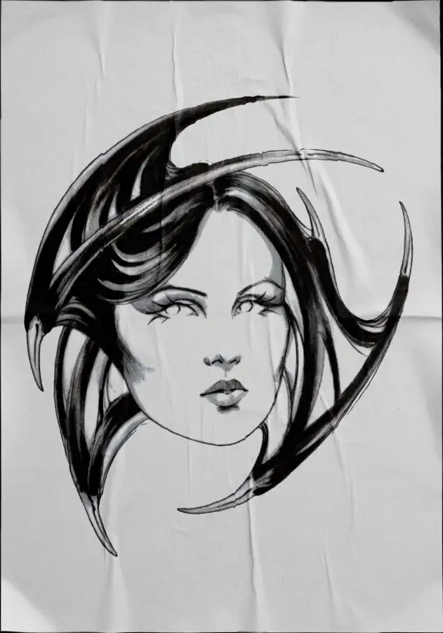 Diseño de tatuaje en negro sobre tela: retrato de mujer de melena larga y mirada al frente.